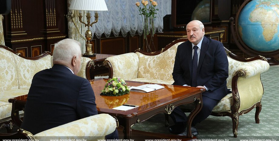 Олександр Лукашенко, Олександр Мороз