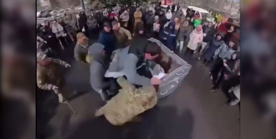 новости житомира, районная больница, неврологическое отделение, реорганизация, мусорный бак