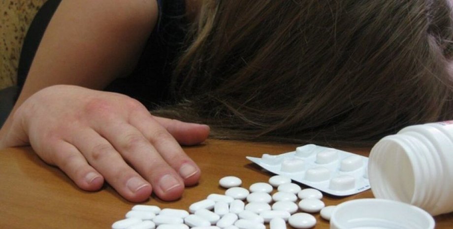 Херсонщина, школярка, буллінг, знущання, суїцид,