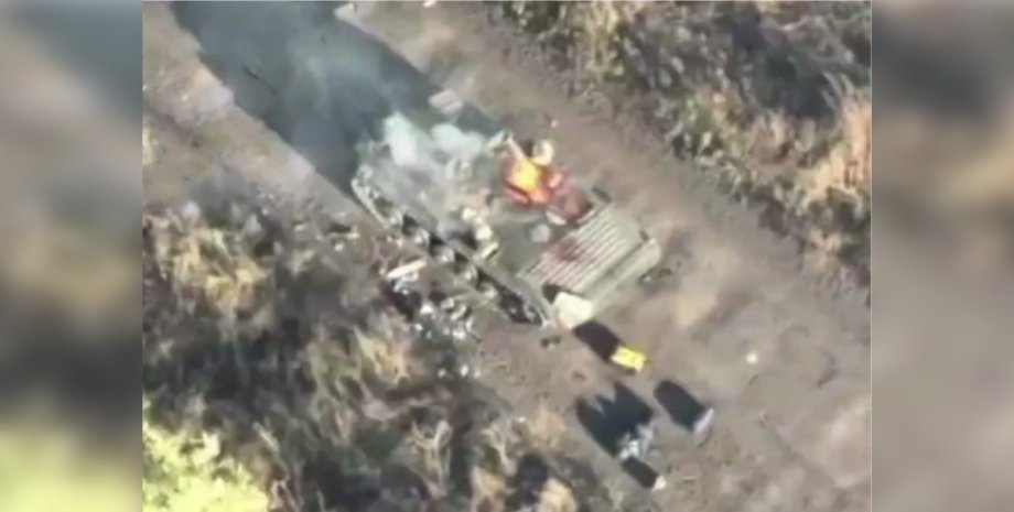 Російська БМП горить БМП, ЗС РФ