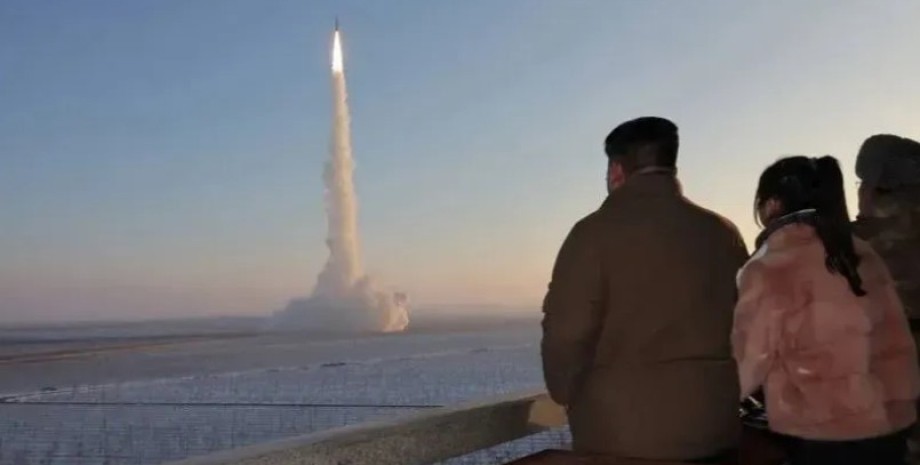 Ким Чен Ын запуск ракеты