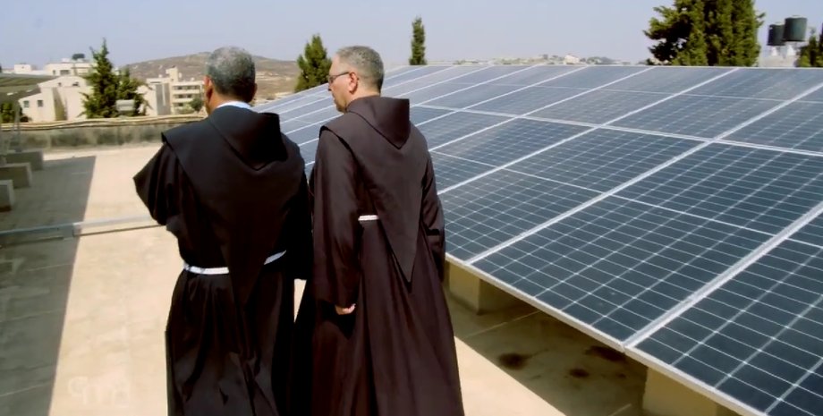 Солнечные панели на крыше в школы в Израиле