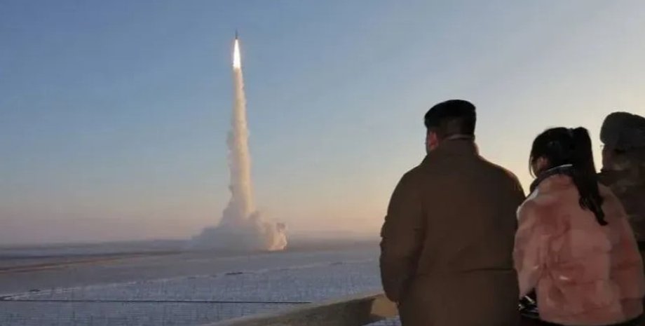 Ким Чен Ын запуск ракеты