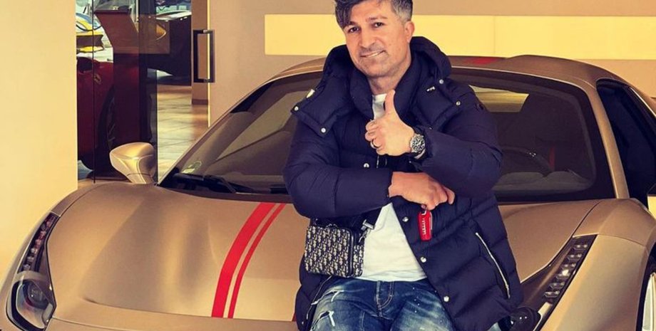 Победитель лотереи, миллионер, бывший преступник, хочет стать актером, огромные траты, домашний аллигатор, был наркоманом