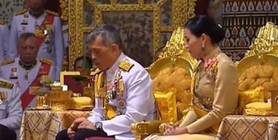 Маха Вачиралонгкорн, Король Таиланда, королева, Сутхида Вачиралонгкорн, Сининат Вонгваджирапакди