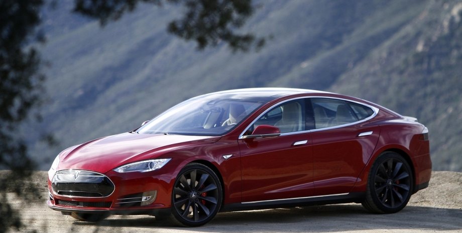 Автомобиль Tesla Model S / Фото: Tesla