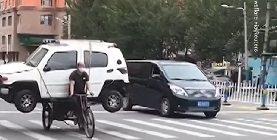 авто на велосипеде, перевозка авто, утилизация авто, грузовой велосипед