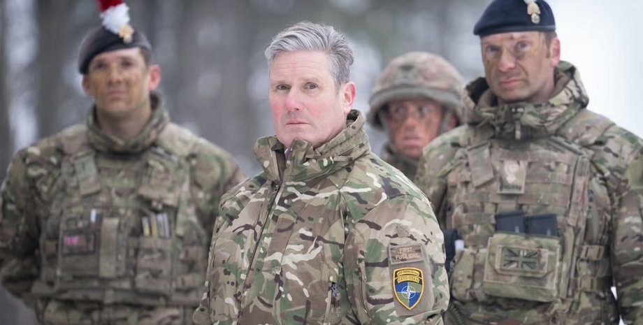 Кір Стармер з військовими