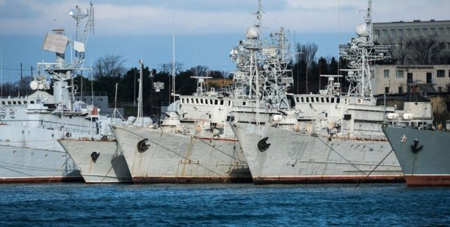 українські кораблі в Криму