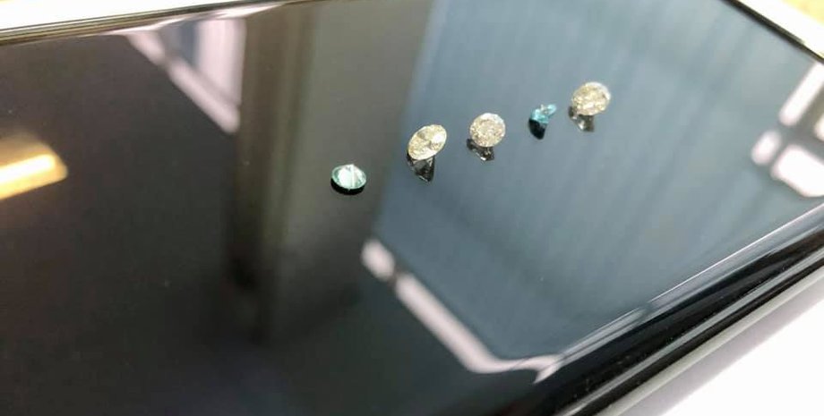 бриллианты, таможня, почта, изъятие, фото