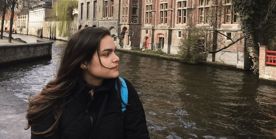 Жінка бере гроші з хлопця за житло, бойфренд, блогер, курйози, гроші, плата за житло, плата за комунальні послуги, подкаст