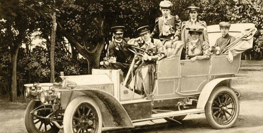Peugeot Type 11, жіночі авто водії, перші жінки водії, Peugeot в Україні, Daimler Phoenix