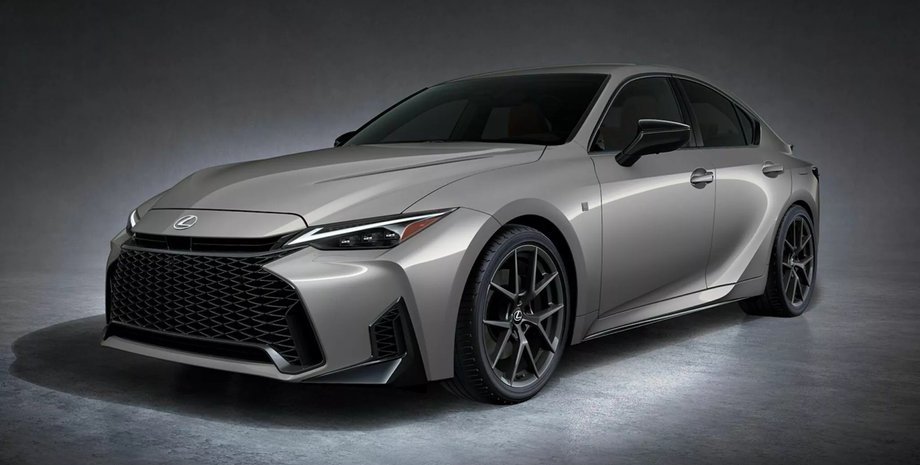 новый Lexus IS