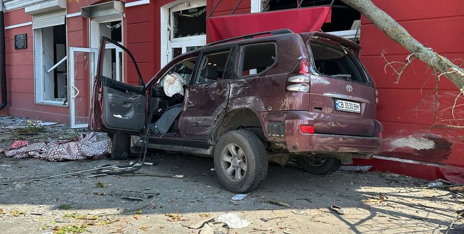 Чернигов обстрел, Чернигов драмтеатр, Чернигов драмтеатр новости, драмтеатр последствия, РФ об ударе по Чернигову