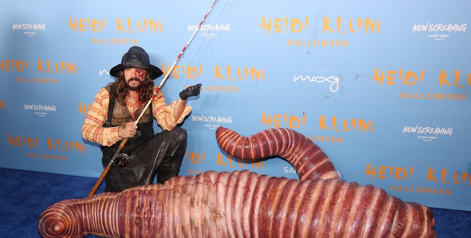 Хайди Клум костюм червя, Хайди Клум Хэллоуин 2022, Хайди Клум и том каулитц, Хайди Клум дочь, как создавали костюм Хайди Клум