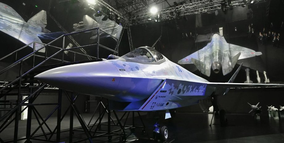 Прототип истребителя Су-75 Прототип истребителя Су-75 на выставке