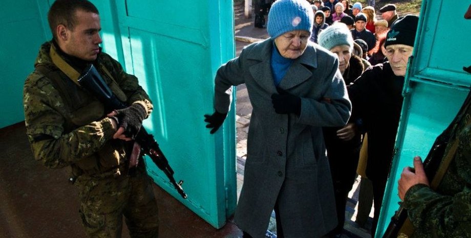 "Избирательный участок" на псевдовыборах в Донбассе / Фото из соцсетей