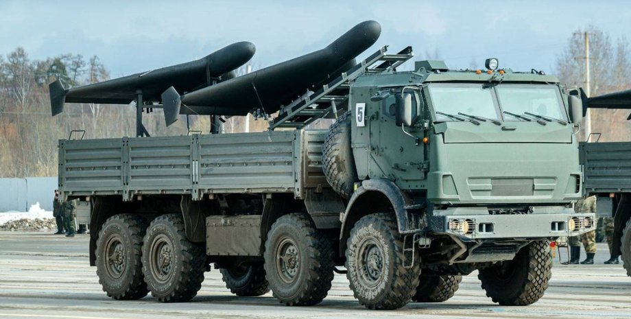 Російська вантажівка КамАЗ-6350