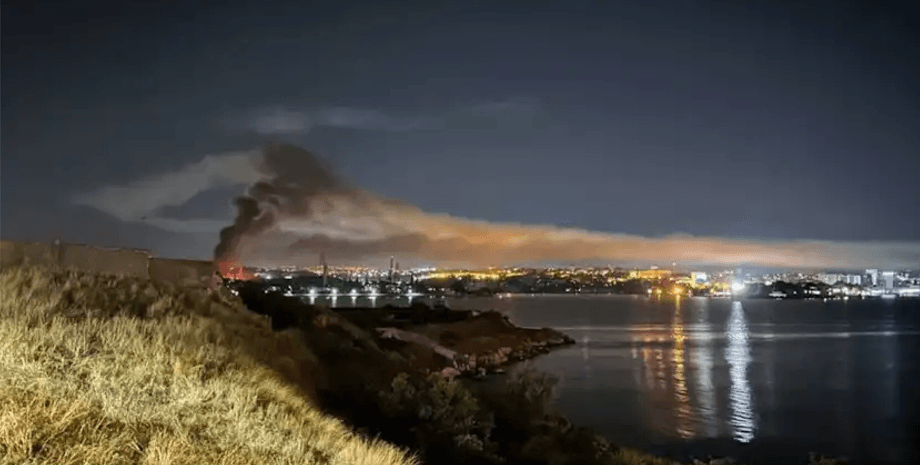 Вибухи в Криму