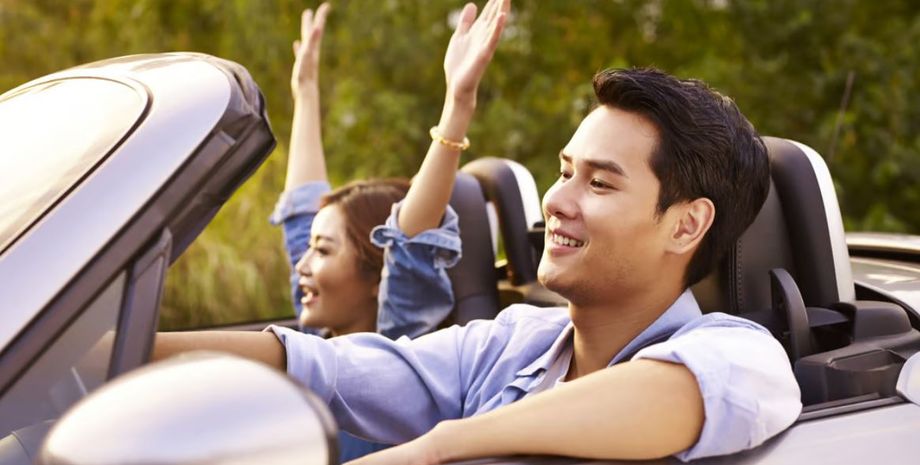 Китаец демонстрировал в интернете свои роскошную жизнь, хотя был никем, дело расследует полиция