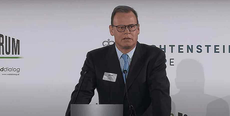 принц Константин, Liechtenstein Group, форум