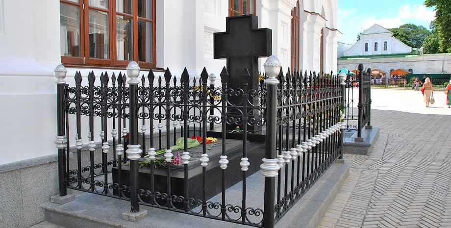 киево-печерская лавра, могила столыпина