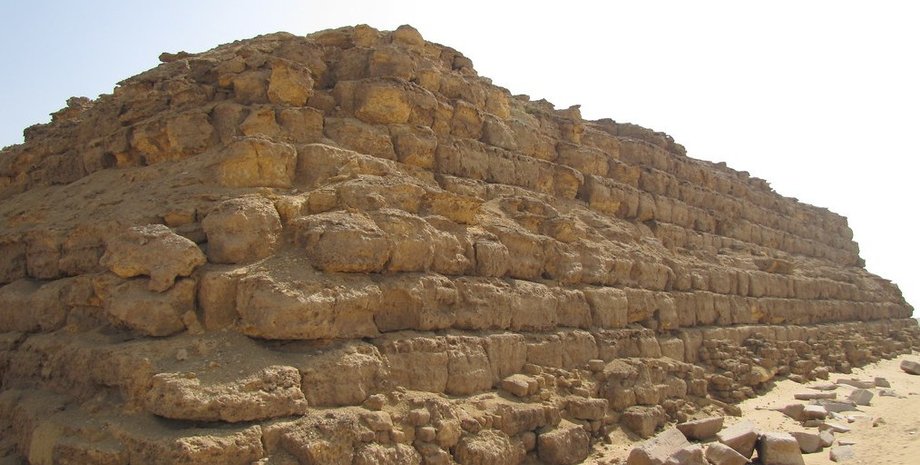 пирамида Шепсескаф