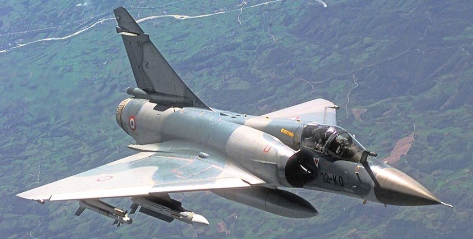 Истребитель Mirage 2000