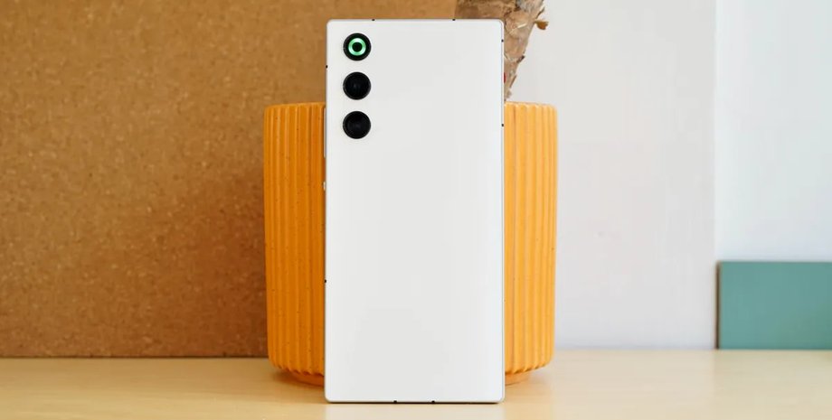 Бюджетний смартфон RedMagic 10 Air