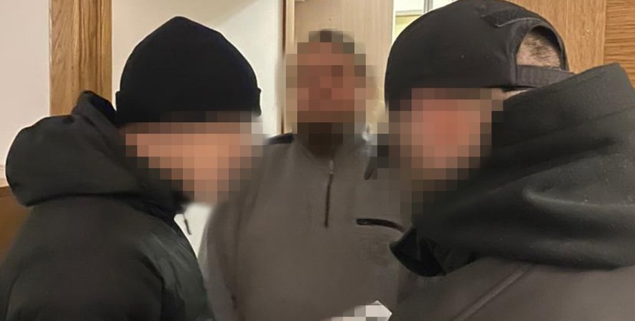 клирик УПЦ (МП), священник УПЦ (МП), подозрение УПЦ МП, СБУ подозрение УПЦ (МП), СБУ провокации возле лавры, Киево-Печерская лавра беспорядки