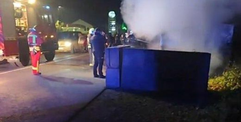 Мешканці села Іза на Закарпатті підпалили блокпост Закарпаття карантин блокпост