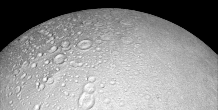 Поверхность Энцелада / Фото: NASA / JPL-Caltech / Space Science Institute