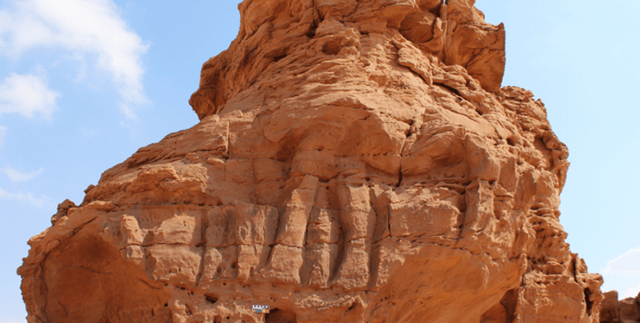 археология, саудовская аравия, наскальные рисунки, резьба, древние животные, древние люди, находка, стоунхендж, пирамида, египет, древний египет