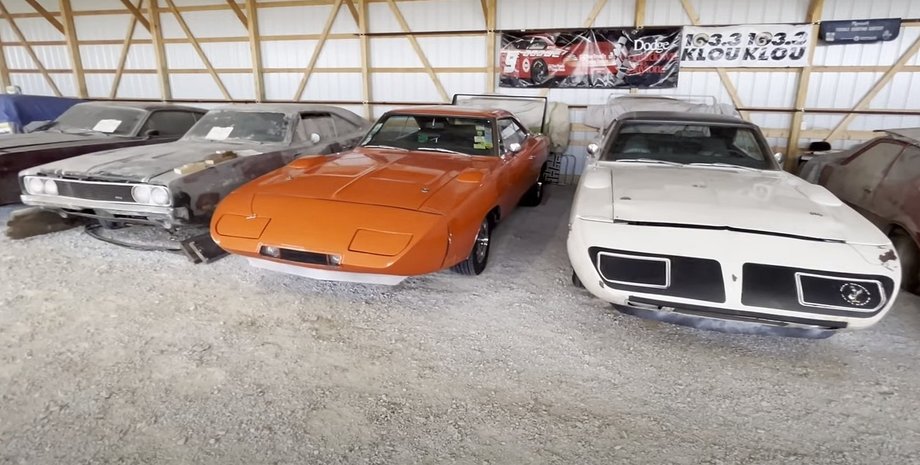 колекція авто, ретро авто, Plymouth Barracuda Hemi, Dodge Charger