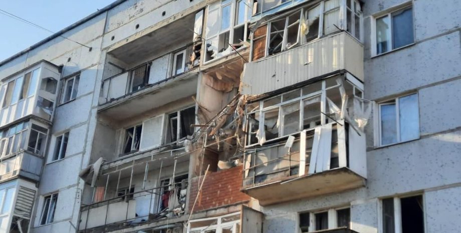 обстрел многоэтажки, взрывы курахово, курахово, дом курахово