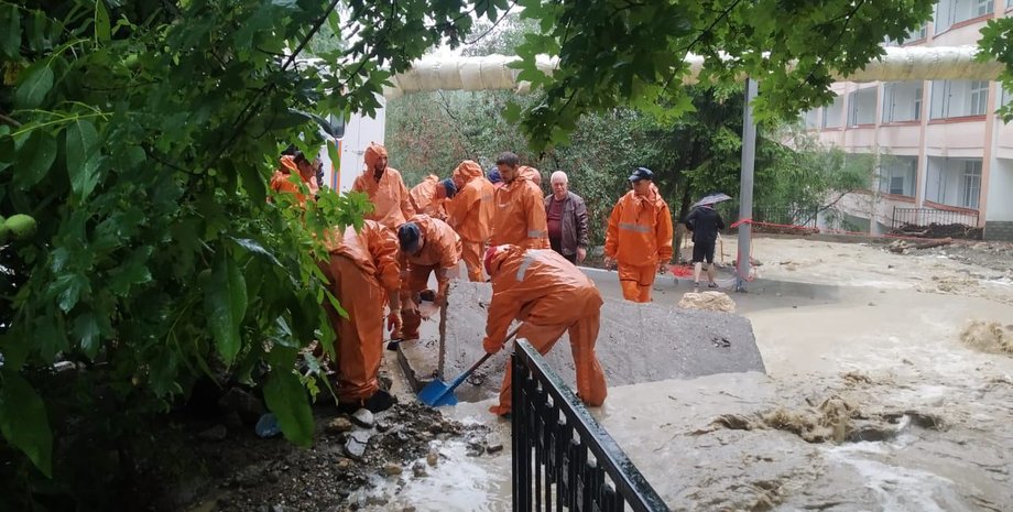 проливные дожди в крыму