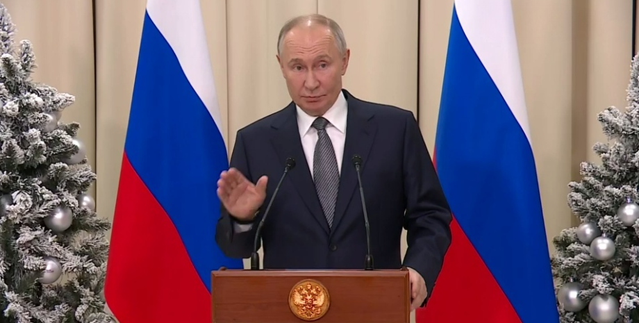 Answering the questions of Russian journalists, Kremlin head Vladimir Putin assu...