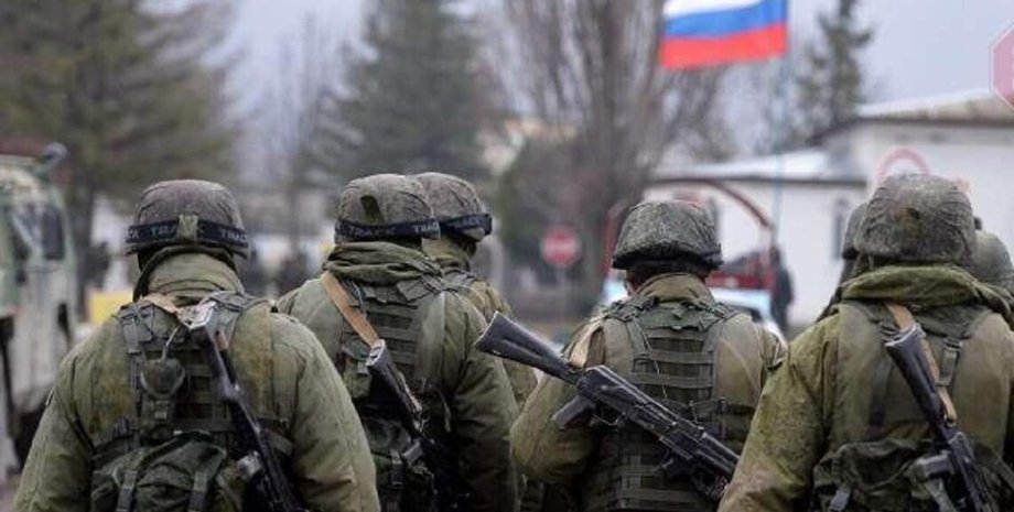 Російські військові Російські військові під час шикування