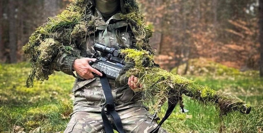 військовий, мнайпер