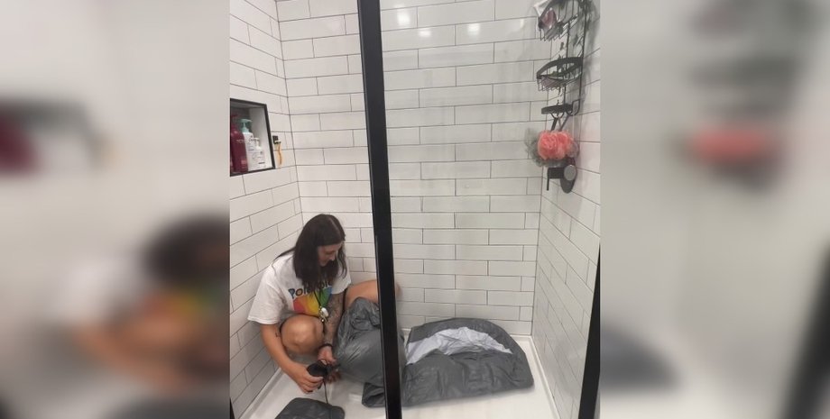 Переробка душової кімнати, душ замість приймання ванни, душ курйоз, ванна курйоз, переробка ванної кімнати