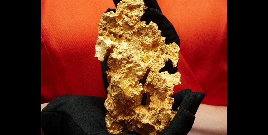 образец кристаллического золота