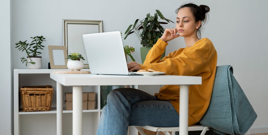 В Україні вимагають заборонити російськомовні версії сайтів: "Колоніальний рудимент"