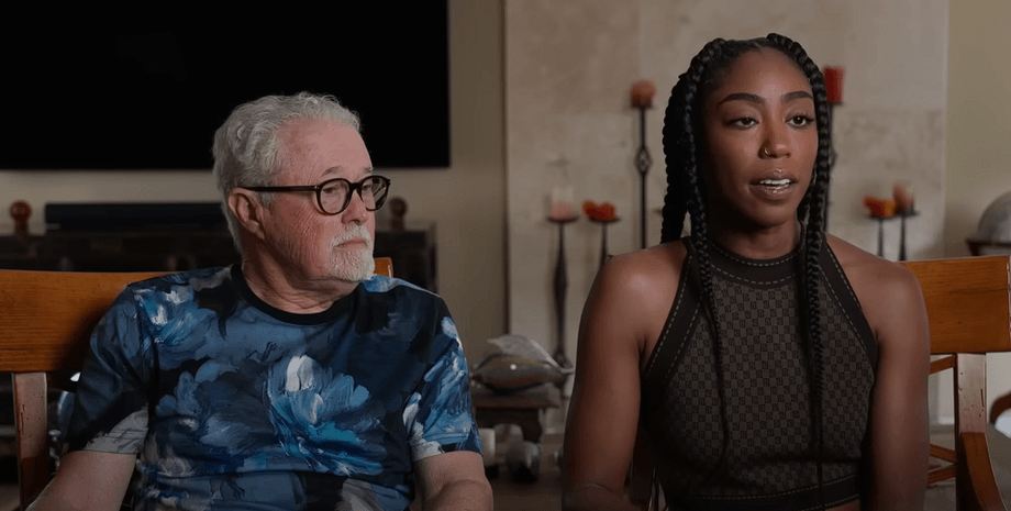 Пара со значительной разницей в возрасте, влюбленная пара, планирует свадьбу, познакомились на сайте знакомств, необычные отношения