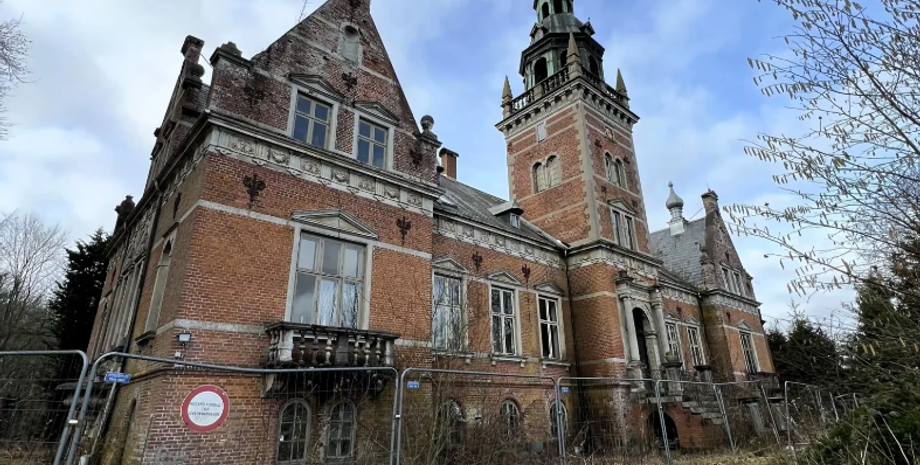 Замок у покинутому лісі, локації, де відпочити, цікаві місця для подорожей, відкриття, Данія, відео, тренди TikTok