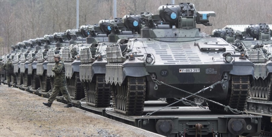 постачання бронетехніки україні