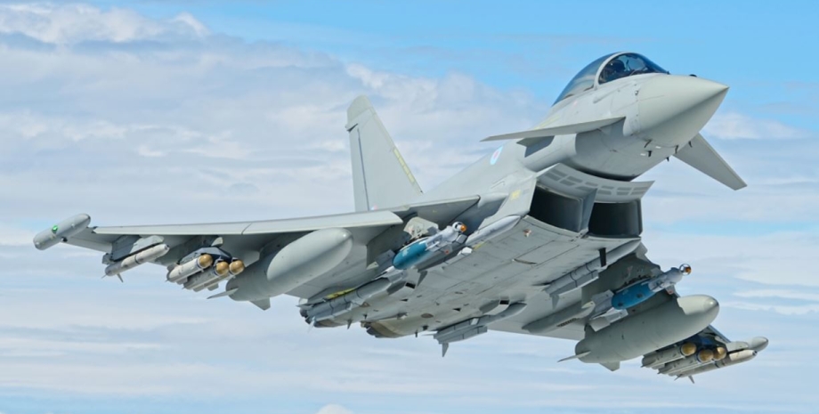 Війна, літак Typhoon FGR4, Велика Британія, фото
