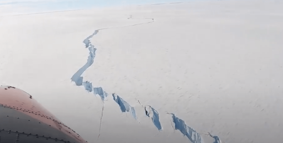 ледник бранта, айсберг, Северный рифт, трещина, антарктида