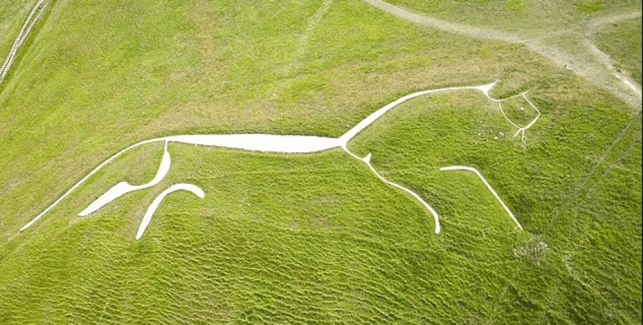 геоглифы белой лошади Англии, Уффингтонский белый конь, меловые рисунки на холмах, исторические памятники, искусство бронзового века, кельтская богиня лошади, мифология, история