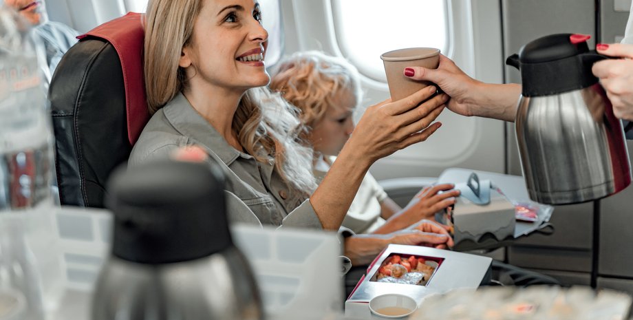 самолет, пассажир, напиток, чай, кофе, стюардесса, бортпроводница