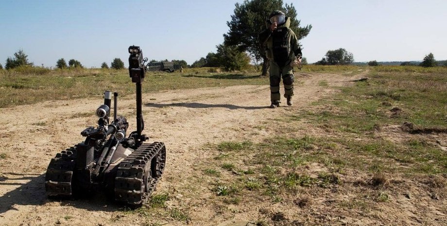 Робот-сапер, роботы саперы, роботы для разминирования, роботы мины, talon